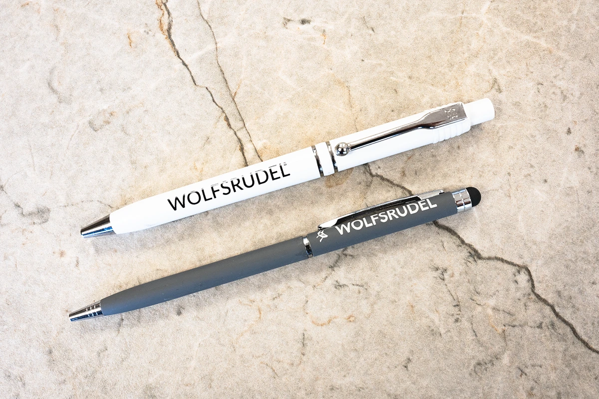 Veredelung von Metall- und Kunststoff-Kugelschreibern mit Gravur und Druck