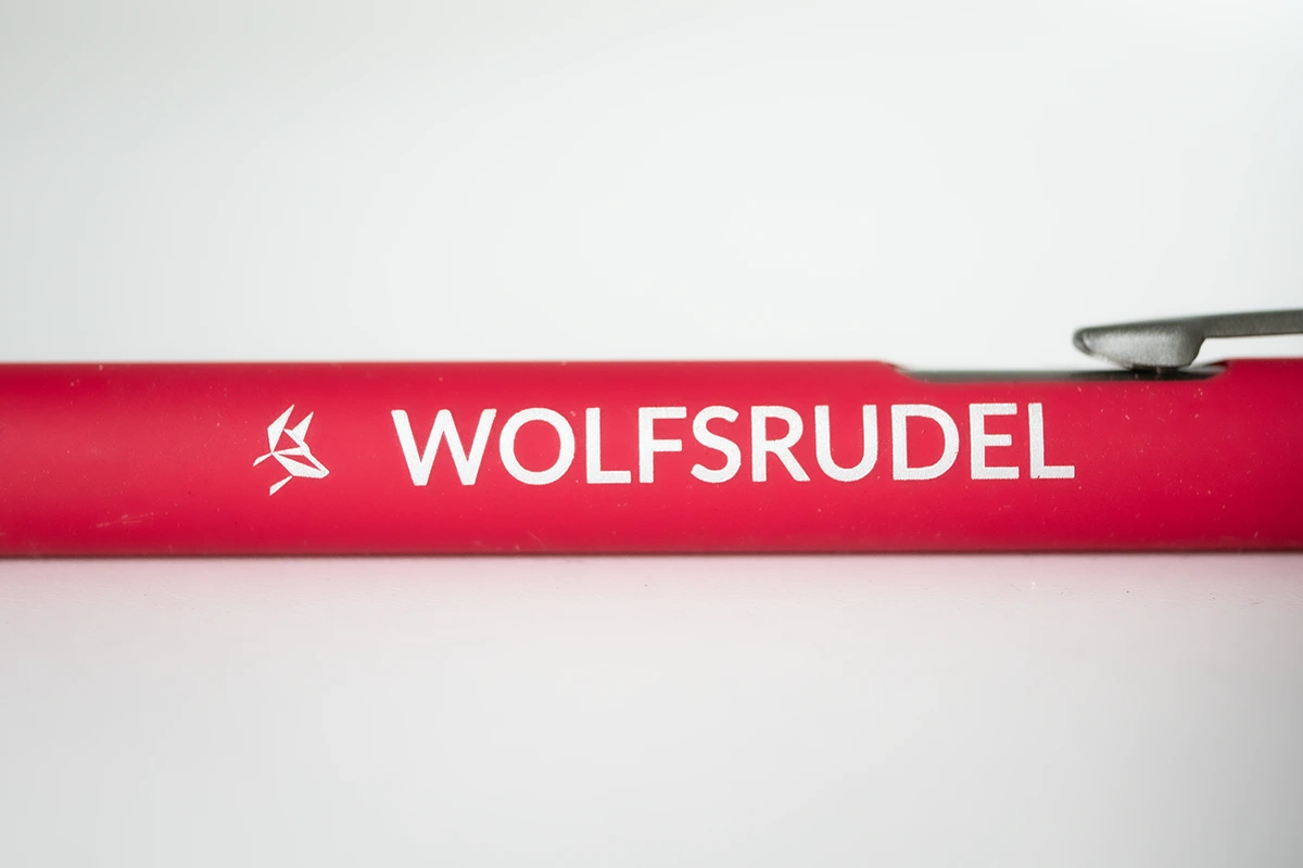 Lasergravur auf einem Metall-Kugelschreiber